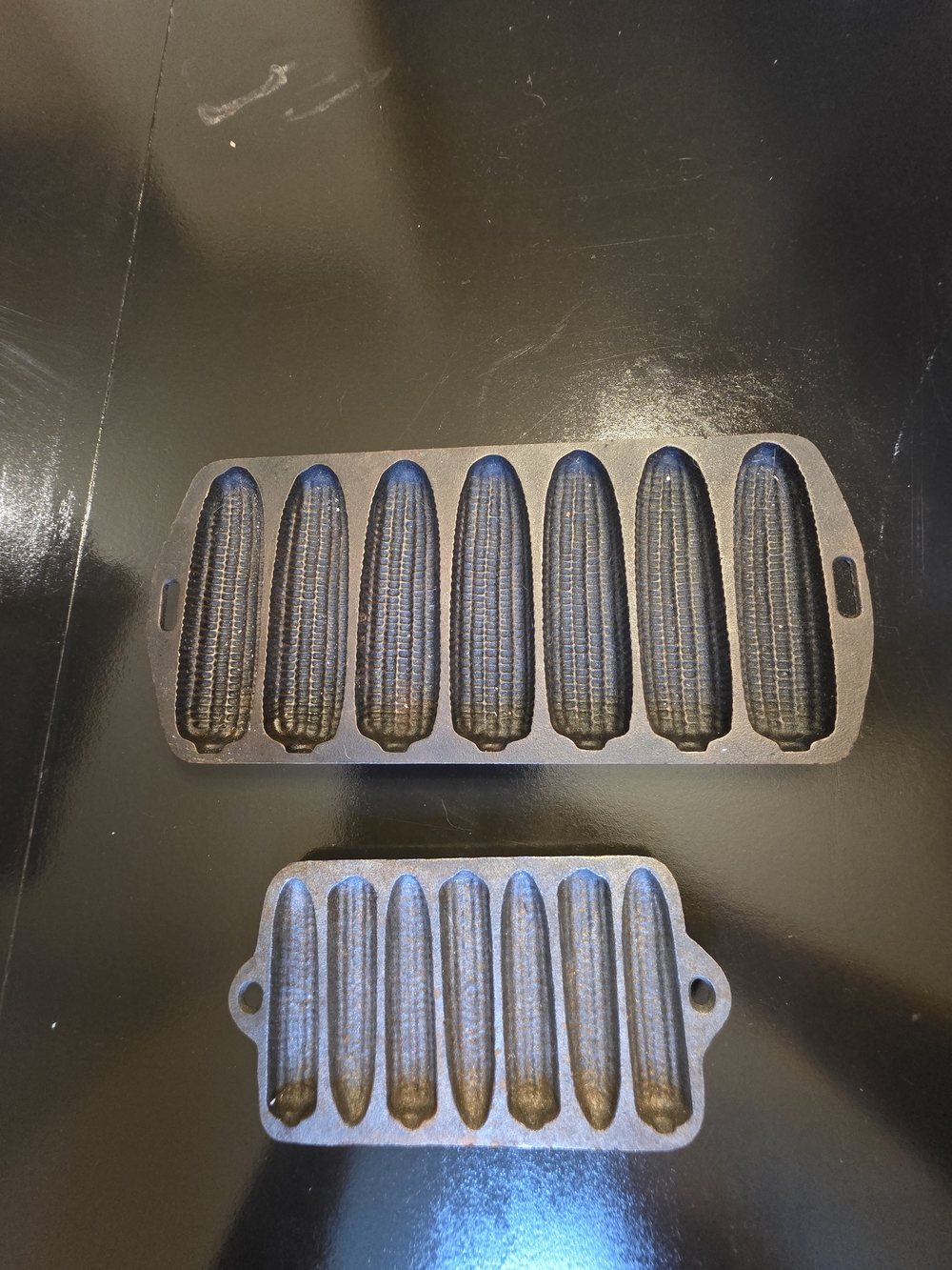 Source Unknown Cast Iron Cornbread & Mini Loaf Mold - Black